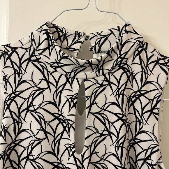 White House Black Market Fitted Ruched Tank Top - Picture 2 of 5